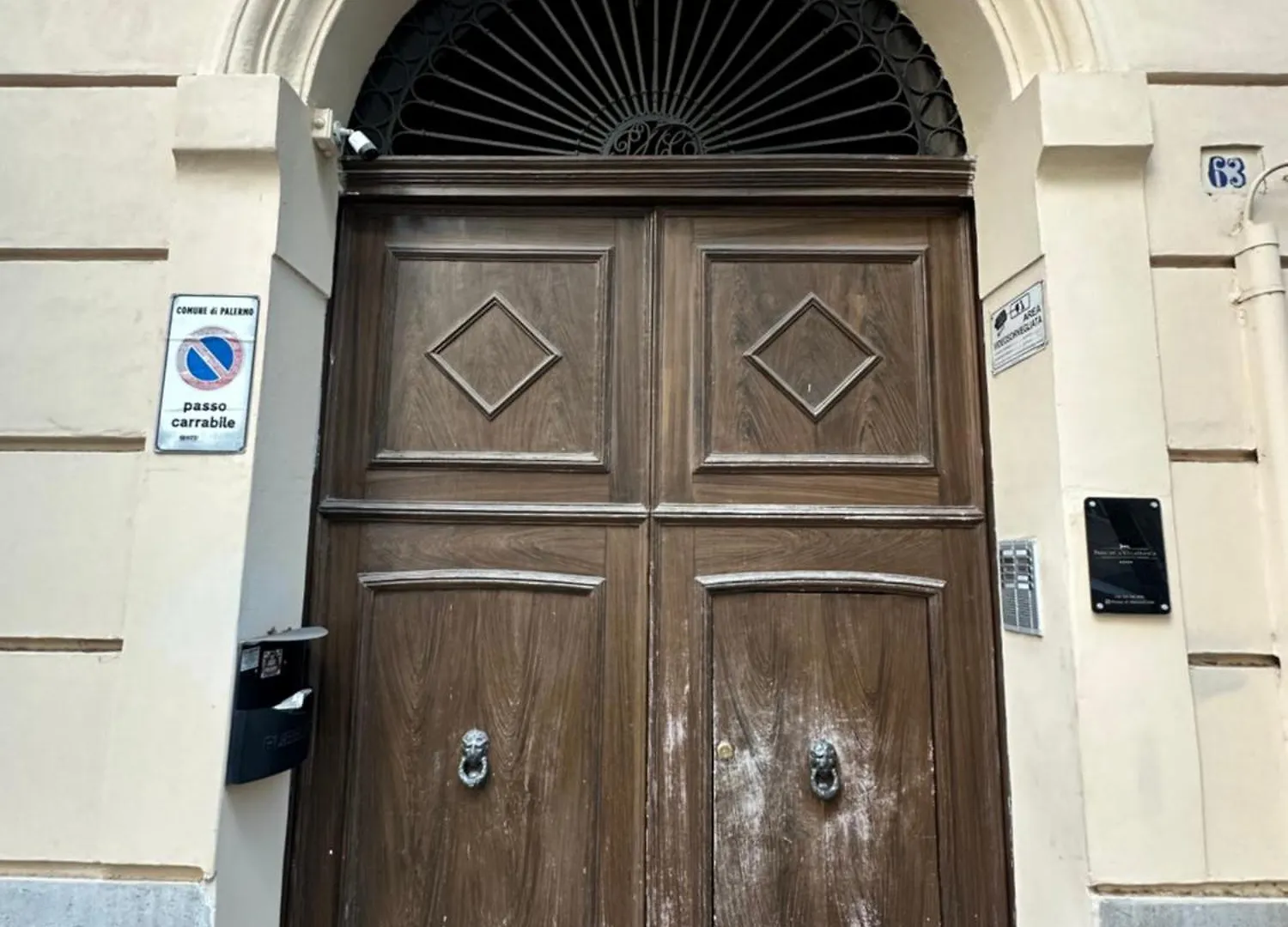 Principe Di Villafranca Suite Palermo 0*,
